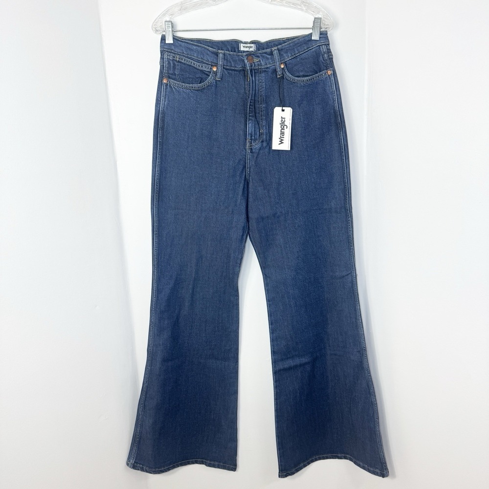 Wrangler Women's Wanderer 622 High Rise Flare Dark Wash Size 31x34 Western Chic